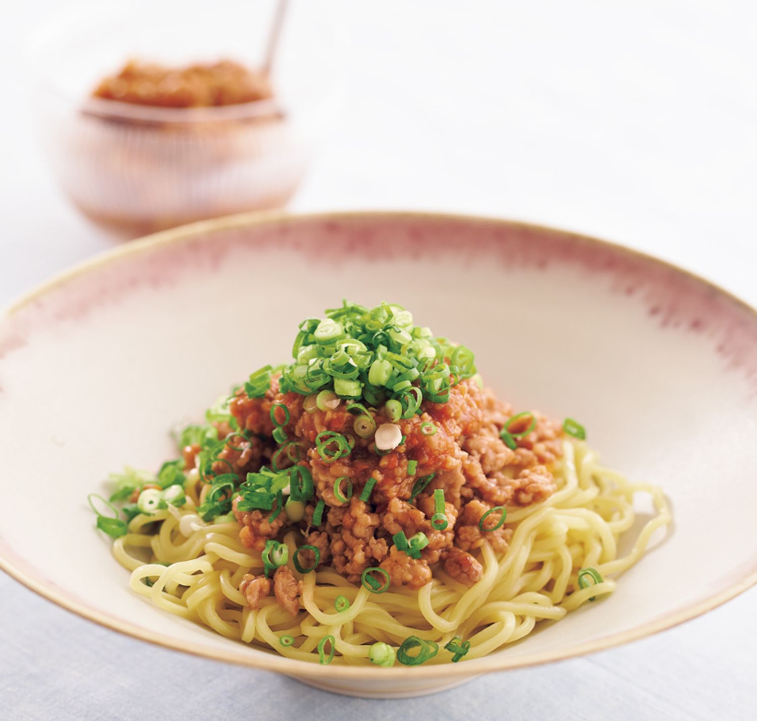 栗原心平さんによる野菜醬油麴のあえ麺