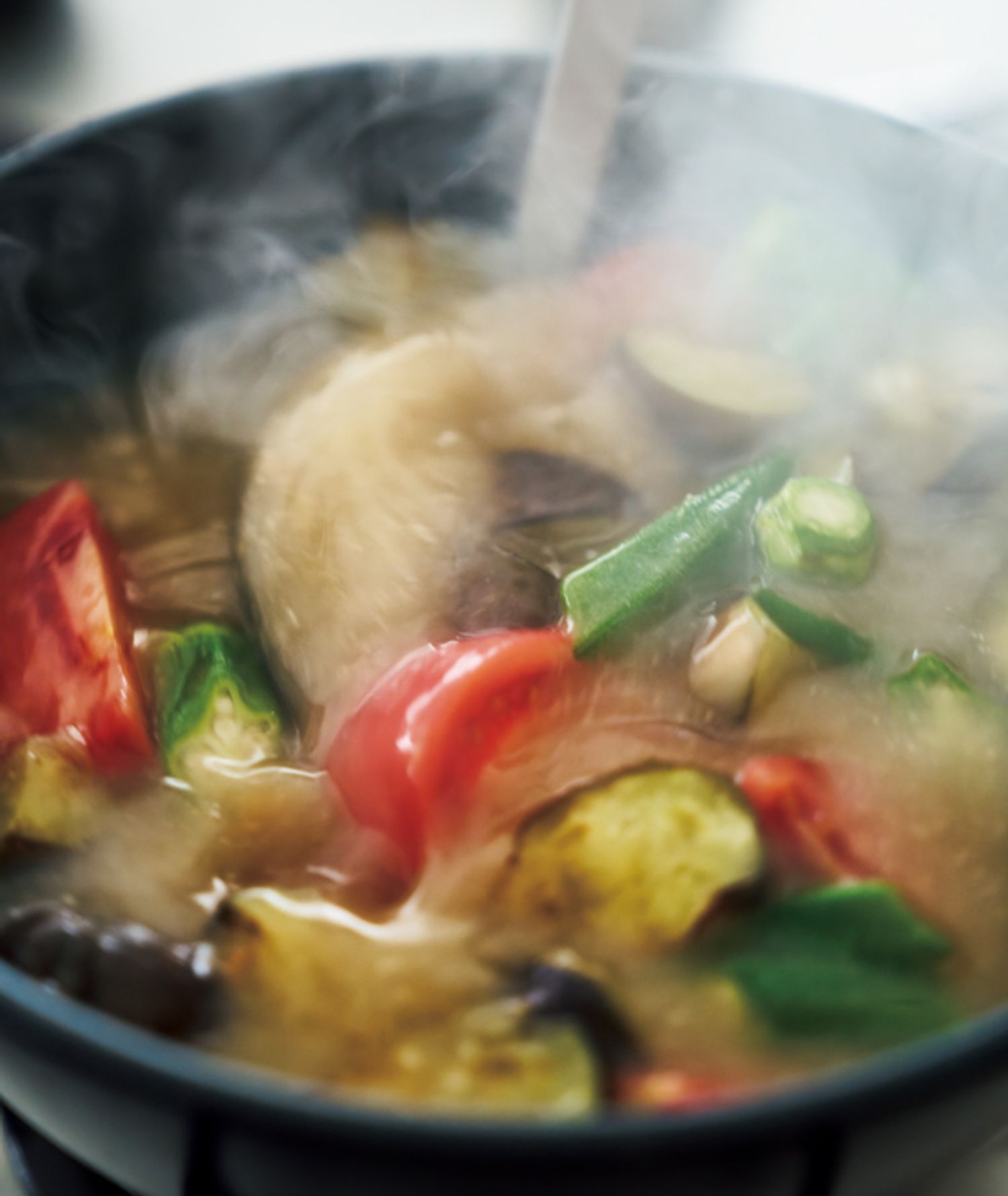 栗原心平さんによる鶏だしの酒粕スープ
