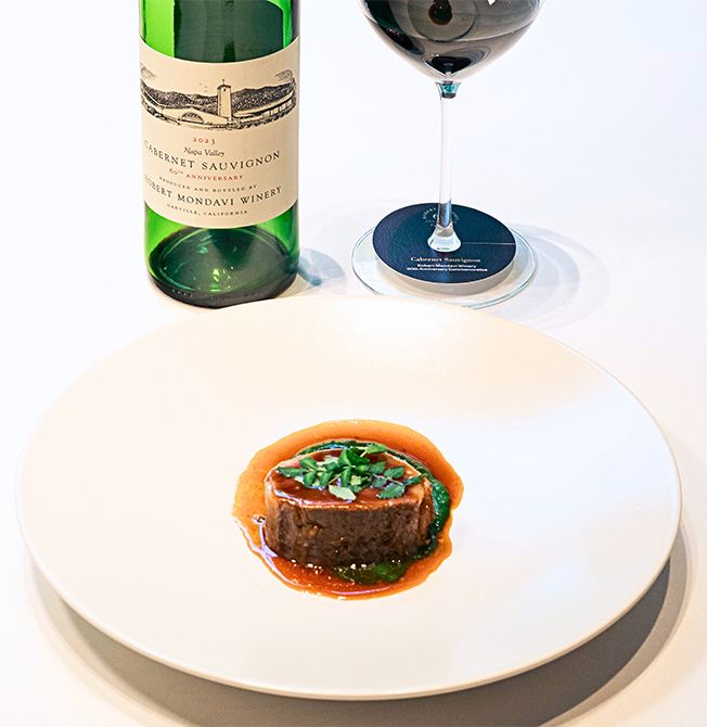 「Cabernet Sauvignon, Robert Mondavi Winery 60th Anniversary Commemorative Edition」に合わせたのは「仔羊のロティ そのフォンとニガナのピュレ」。