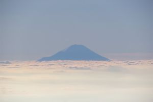 真夏でも富士山に軽装で登ってはいけない理由。夏の登山で注意したいポイント