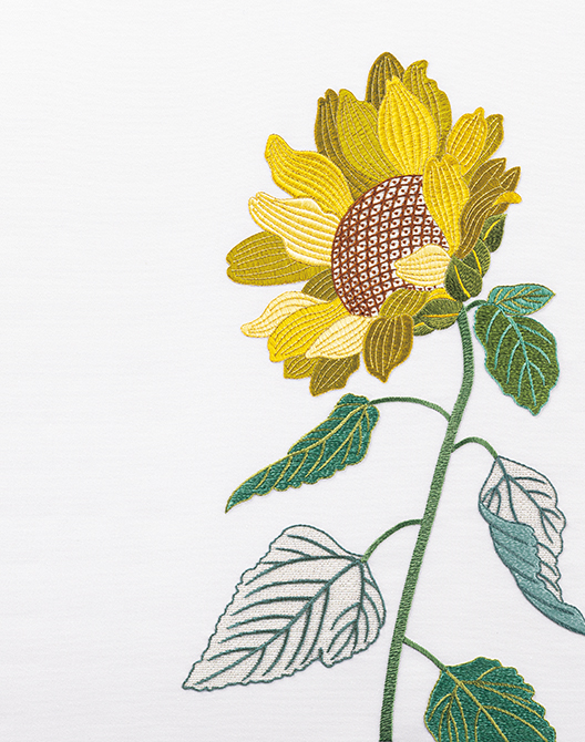 連載「絹糸に託すいのちの輝き」8月 日本刺繍作家・草乃しずかさんの