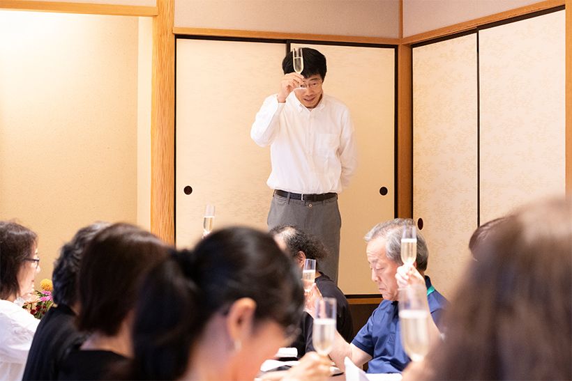 サントリーの柳原 亮氏による乾杯で会が始まった。