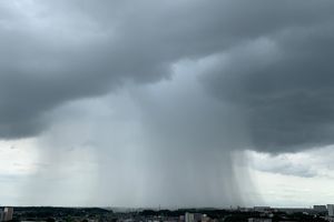 手あたり次第に「ゲリラ豪雨」と呼ぶのはやめませんか？　趣ある本来の名前とは