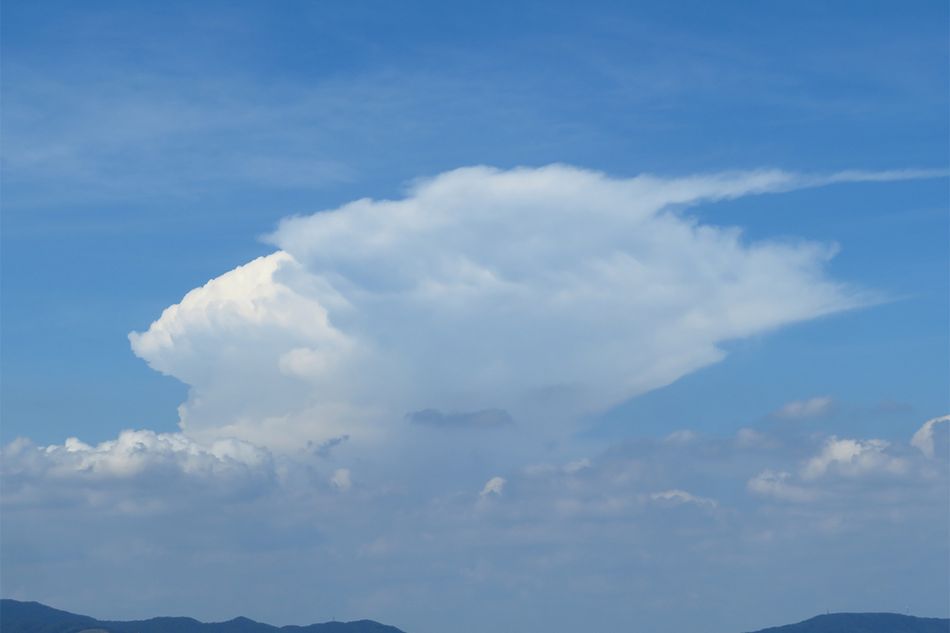 山の天気が変わりやすいと言われるのはなぜ？その理由となる「風」を解説
