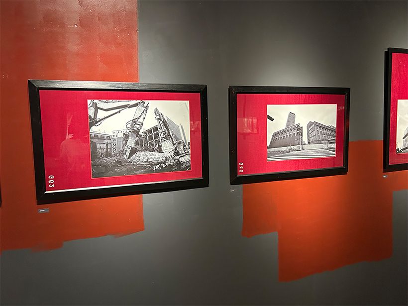 特別展示『JP IN CONSTRUCTION 2 - 写真家鈴木弘之に魅えた東京中央郵便局』