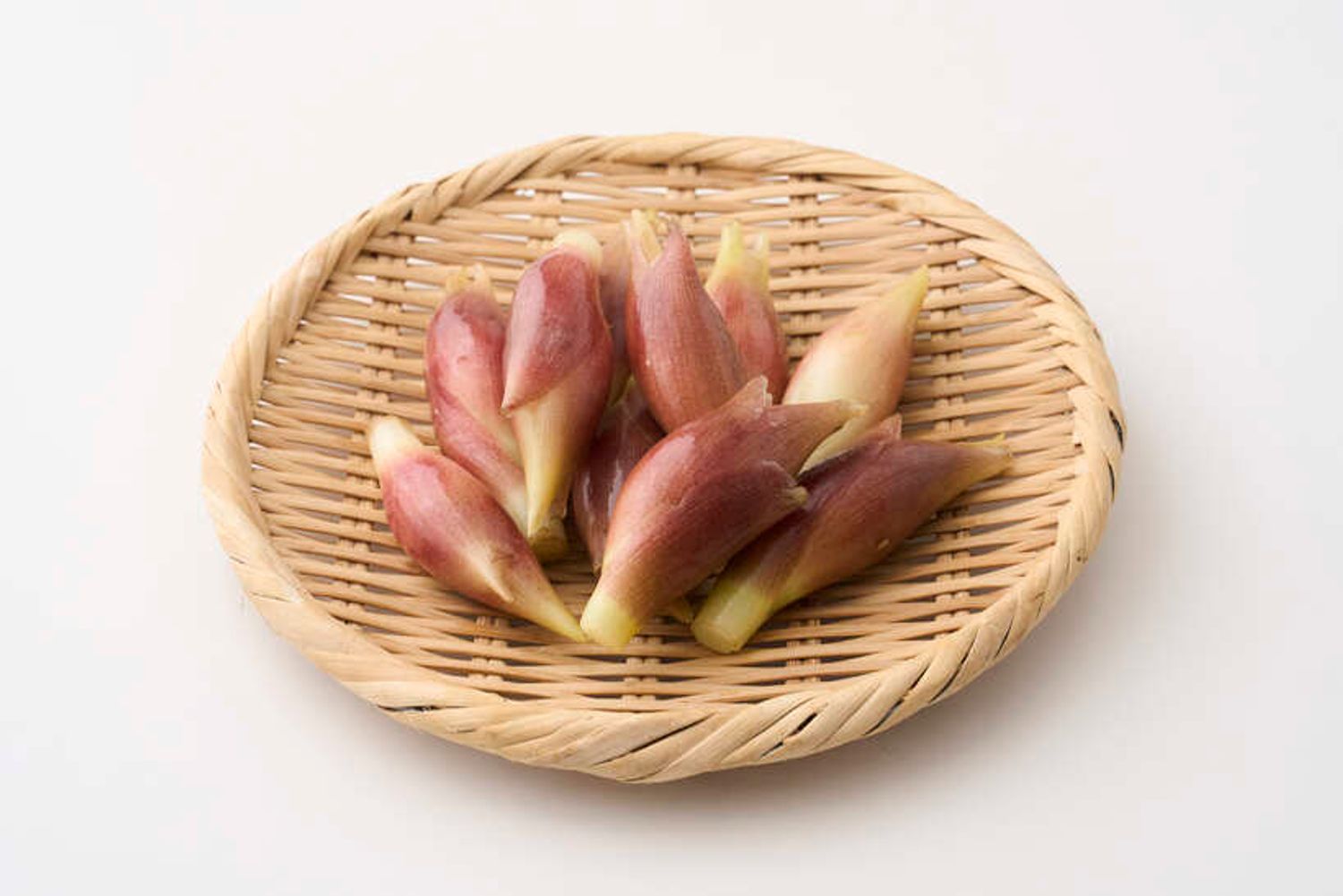 旬のみょうがを使用。