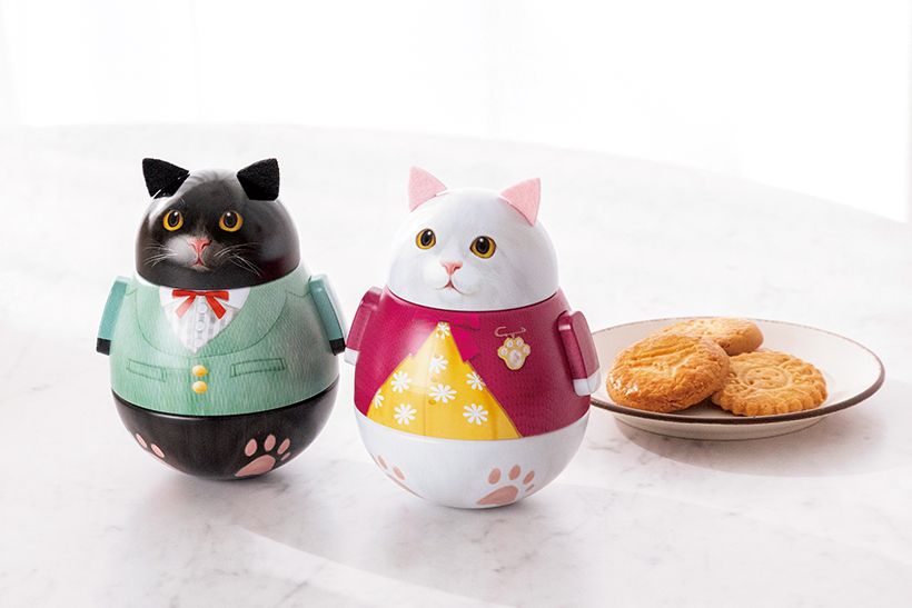 「ラ・メール・プラールのキャット缶2缶セット」（幅10.5×奥行き10.5×高さ13.6センチ）4730円　1缶あたり（サブレ1袋3枚入り×1、パレ1袋2枚入り×1）　8月25日より発売／家庭画報ショッピングサロン