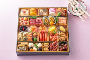迫力溢れる特大サイズ　今治タオルの特典付き「家庭画報オリジナル　特大和一段おせち」