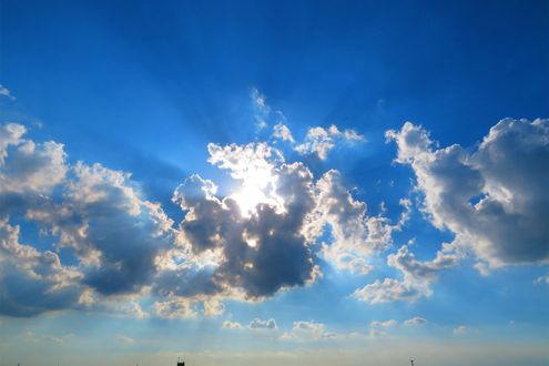 碧天、蒼天、高天⋯青空の呼び名は色々。夏から秋にかけて変化する空の青