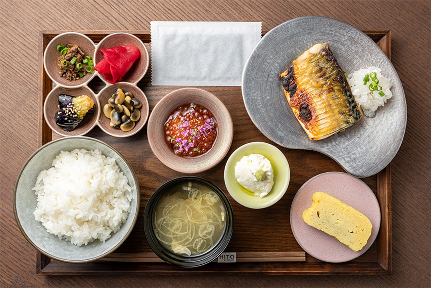 冬季と夏の繁忙期以外、朝食はプレートメニューを提供。