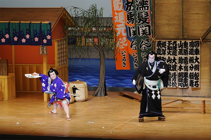 『双蝶々曲輪日記 角力場』濡髪長五郎＝中村吉右衛門、放駒長吉＝中村歌昇（2014年7月巡業公演）🄫松竹