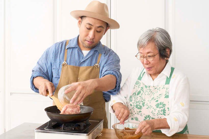 料理家親子の杵島直美さん、きじまりゅうたさん。