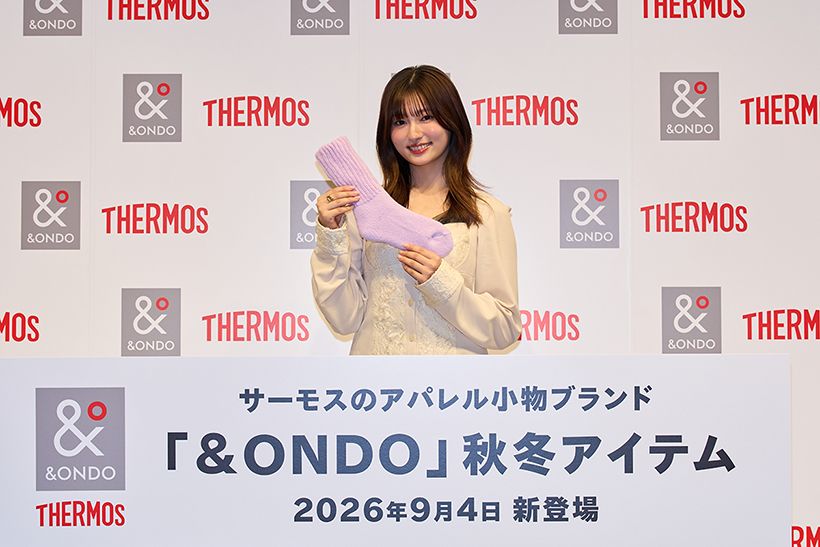 「起毛どこでもソックスはヒールでも履けるのがびっくり。これを履けば寒い冬も暖かくお出かけできるので、お守りにしたいです」（吉川さん）