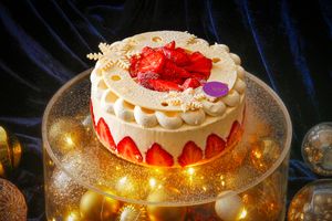 「ホテル インターコンチネンタル 東京ベイ」の2026年クリスマスケーキ　食卓に冬の雪景色を運ぶ「オーブ ド ネージュ」