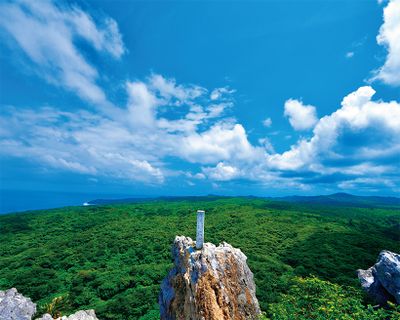 家庭画報 美ら絶景沖縄聖地カレンダー 2027 より