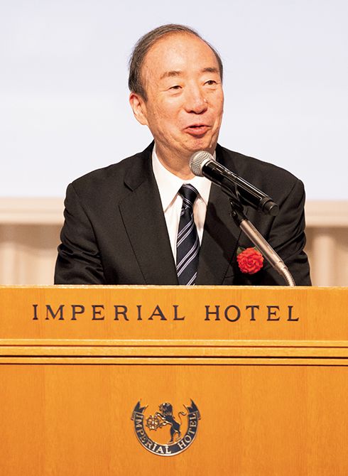 本宴でご登壇された 日本赤十字社 社長の清家 篤氏。