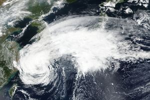 台風は温帯低気圧に変わってからも危険。違いを知って十分に対策を
