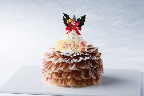「オークラ東京」の2026年クリスマスケーキ　伝統の味に現代の感性を重ねた「フォレ・ノワール」