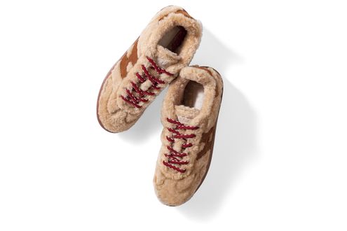 【HOGAN】　秋旅にもぴったり！ふわふわ快適スニーカーが登場