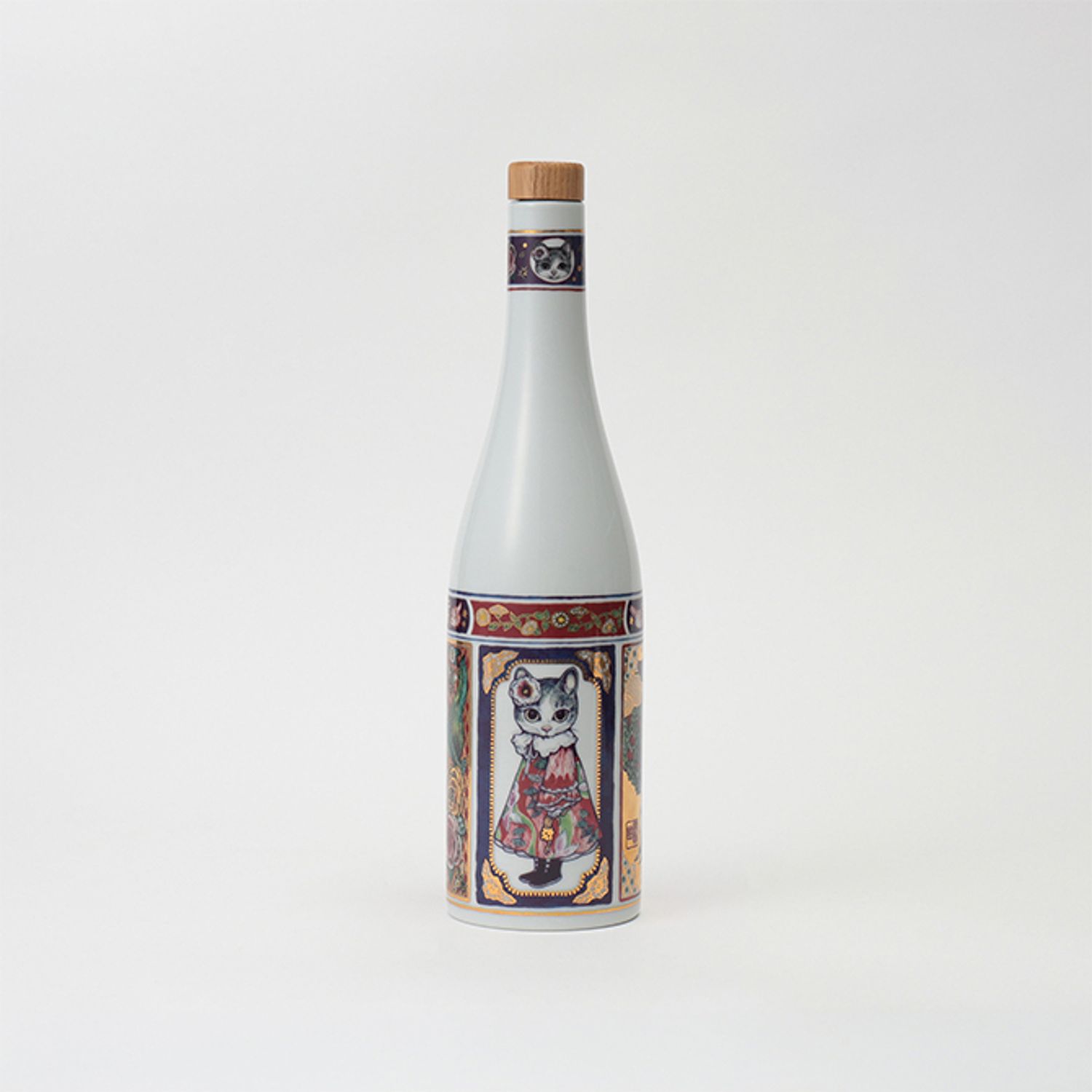 「KIKU FELINE ÉPURE」とは、 KIKU = KIKUNOTSUKASA (菊の司) FELINE = 猫科の、優雅なÉPURE=研ぎ澄まされた純粋な線、という意味を込めてつけられた。©HIGUCHI YUKO