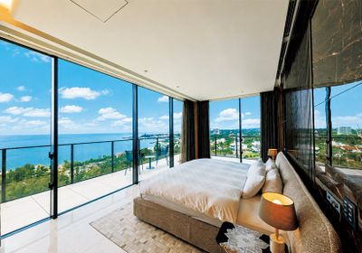 ベッドルームは合わせて4つ。最高級の寝具が快眠を約束。