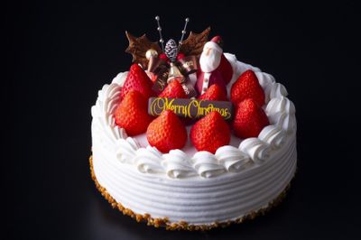 嘉山農園の苺ショートケーキ　6,000円　直径約12cm（4号）、7,000円　直径約15cm（5号）