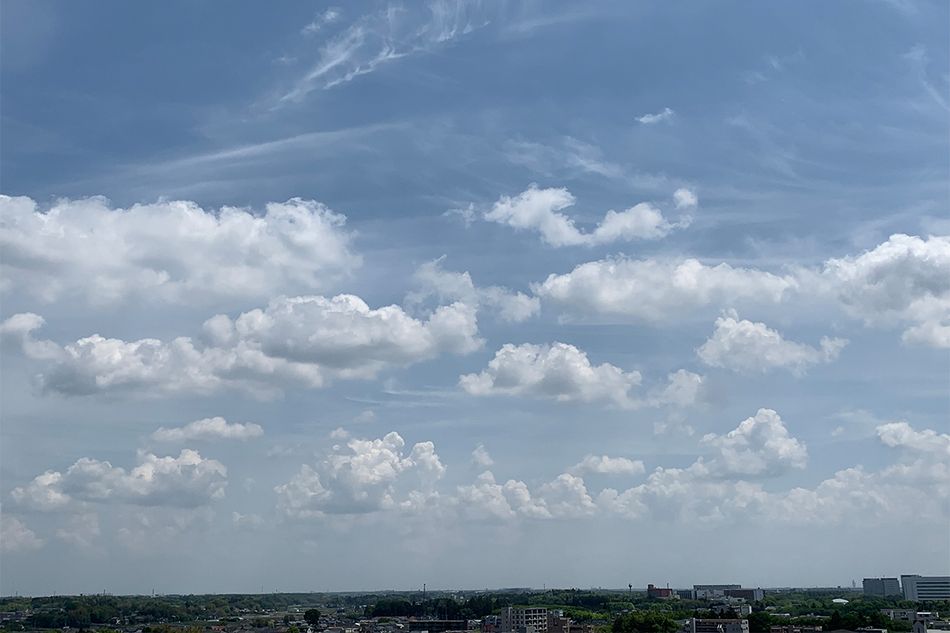 雲の“旅路”に注目。同じ空の上で、別方向に進む雲が見られる理由
