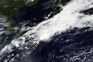 通常と異なる経路をたどった台風の背景にあるといわれる「モンスーンジャイア」とは？