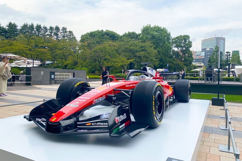 2026年のF1世界選手権参戦用に開発したSF-26も屋外に展示。