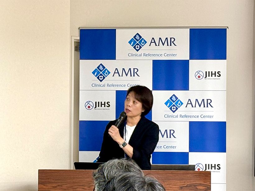 「抗菌薬は風邪に効果がないことを知っている人は3割程度。知識が不足している人が多い」と語る藤友先生。「患者さんに薬の説明をする機会の多い、薬局や薬剤向けの資材も作成していきたい」とも。