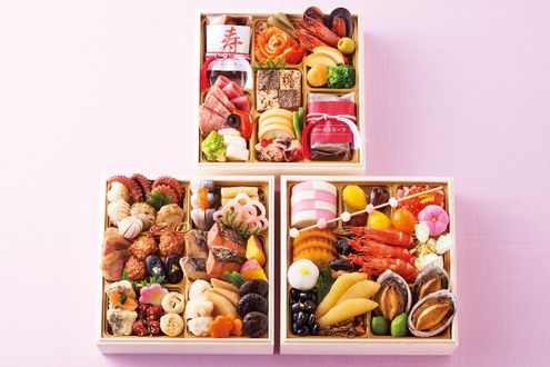 和洋の美味に心躍る、バラエティに富んだ62品　「家庭画報オリジナル　和洋三段おせち」