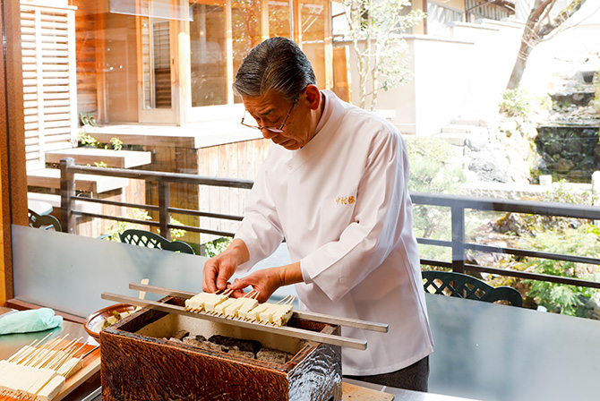 創業480年の茶屋で、祇園さんとともに愛される田楽豆腐