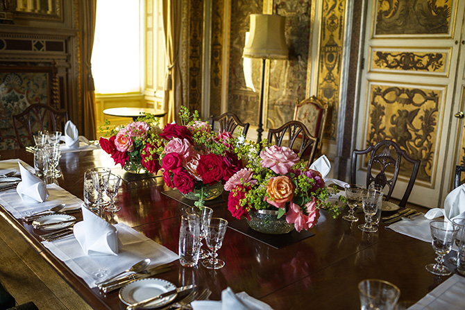 ダウントン・アビーの城に暮らす英国伯爵家のかくも優雅なアフタヌーン