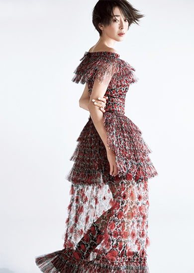 宮沢りえさんが着こなすシャネルのオートクチュール コレクション