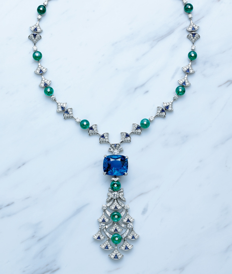 ブルガリ」らしいクリエイションを物語る、正統派のネックレス