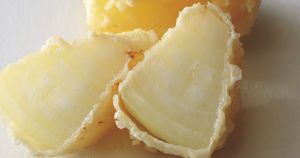 くし形切りでシャキッと。「てんぷら近藤」直伝、玉ねぎの天ぷら