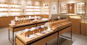 上質な香を味わう。440年の歴史を誇る香の老舗で香道体験はいかがですか？