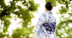 浴衣の着崩れ防止には「補整」が必須！“ずんどう”体型で目指せ、浴衣美人