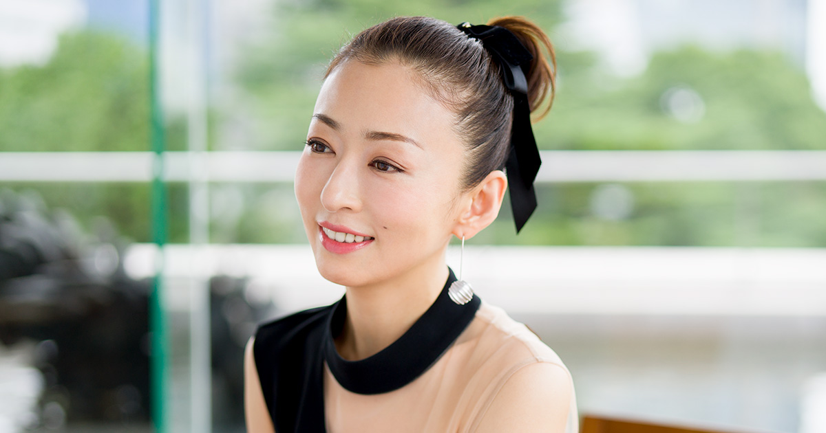 話題の舞台に出演する松雪泰子さん。その輝きの秘密とは？
