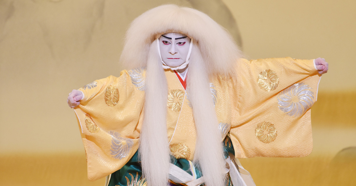 フレッシュな配色のきもので、若手が大活躍の明治座「五月花形歌舞伎」へ