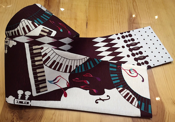 ピアノ柄 半幅帯 ピアノ柄の半幅帯を纏っての観劇もおすすめ。 新作歌舞伎「夢幻恋双紙 」へ