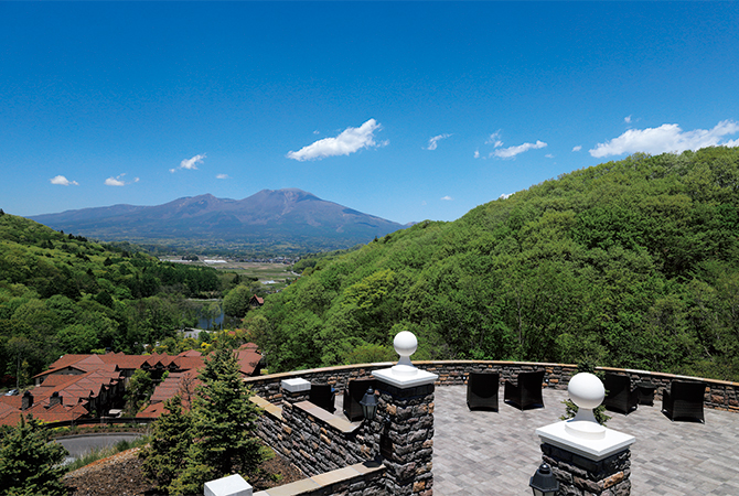浅間山の絶景が望める「ルグラン軽井沢ホテル＆リゾート」は温泉も充実