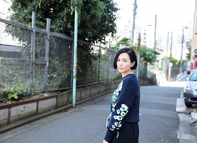 主人公の母役で坂井真紀さんが出演する映画『駅までの道をおしえて