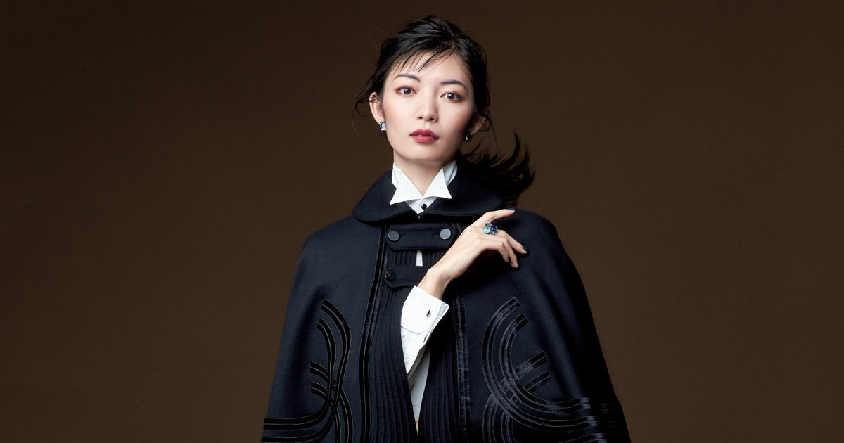 極美品♡近年モデル♡VALENTINO ヴァレンティノ ビジュー モヘアコート ベラ・ハディッドが愛用。ヴァレンティノ ガラヴァーニの最新作