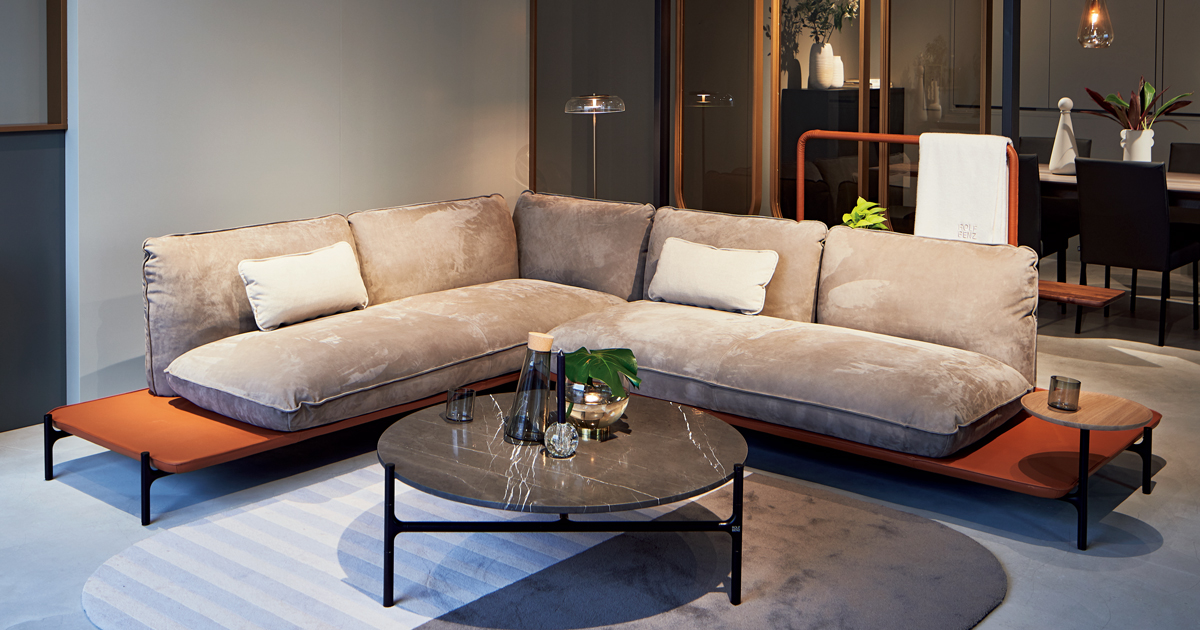 【希少】◼ドイツ高級家具　RolfBenz社の正方形テーブル 奇抜デザイン main_7326260c7ec87faebe4ebc8d6