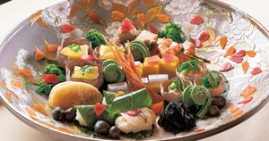 和食の名店「懐石 小室」で楽しむ“花懐石”【東京・神楽坂】