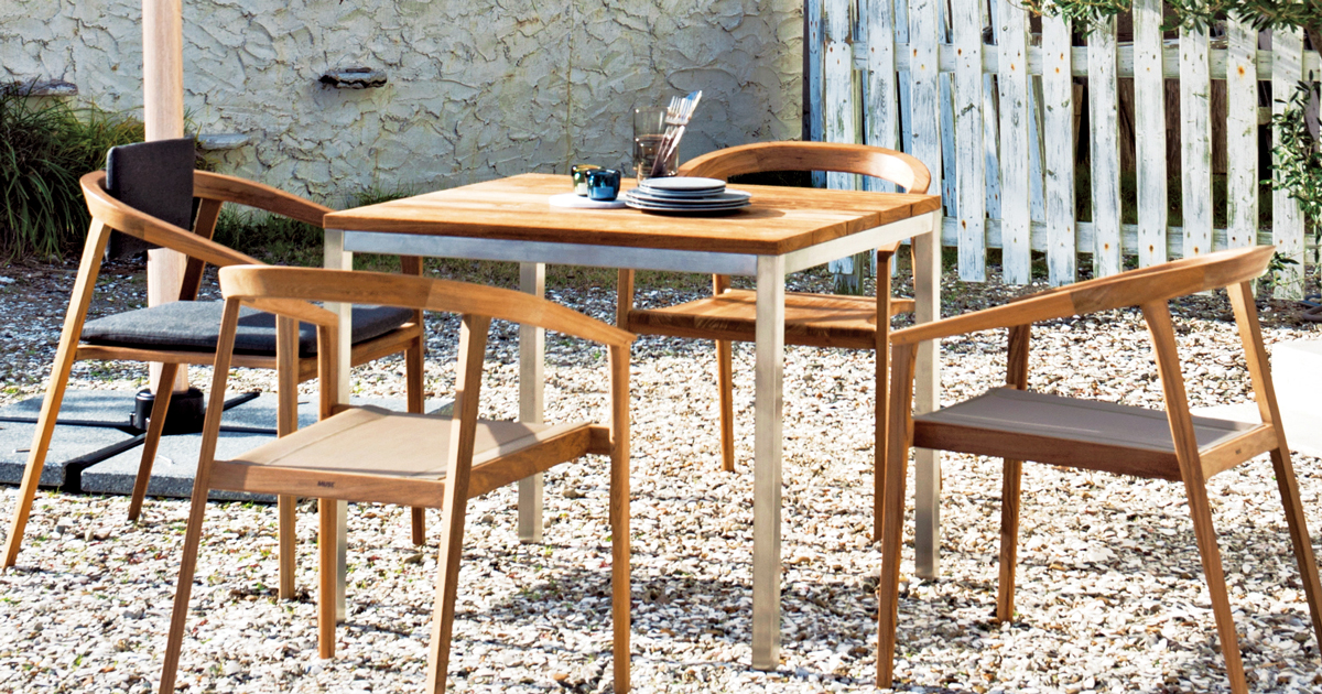 北欧と東洋のデザインを融合させた、スタイリッシュなガーデンチェアが