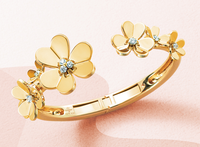 咲き誇る花々が格別な輝きを放つ「ヴァン クリーフ＆アーペル」の新作