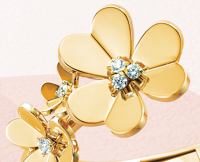 咲き誇る花々が格別な輝きを放つ「ヴァン クリーフ＆アーペル」の新作