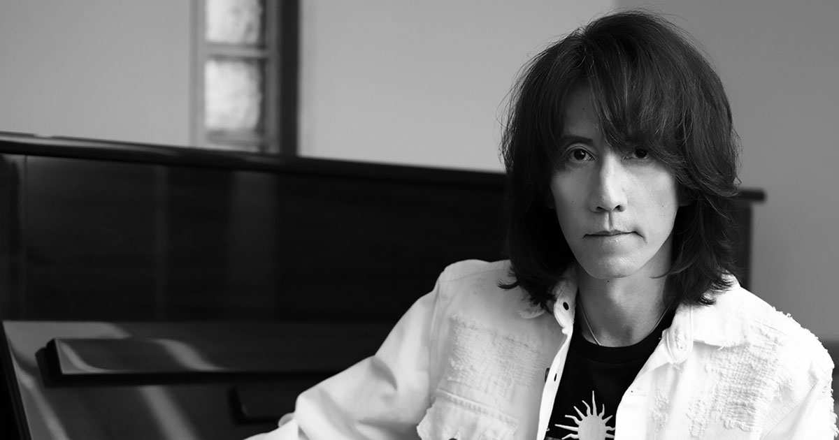 80年代と遊び心満載のセルフカバーをリリース。角松敏生さんへインタビュー